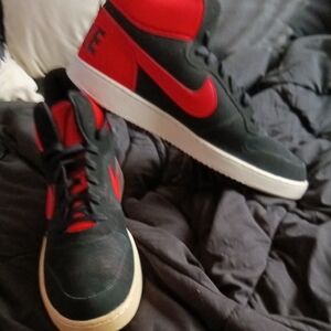 Nike Men's Black and Red Sneakers